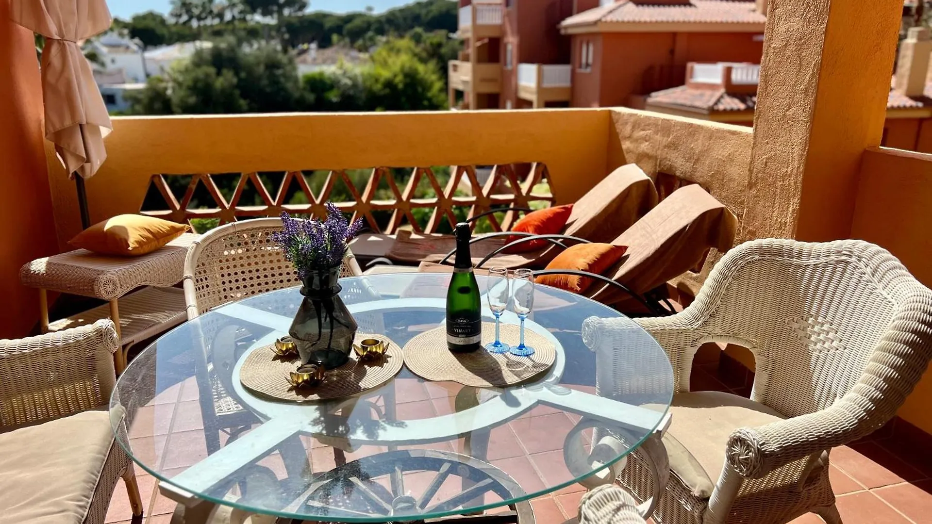 2 Bedroom Apartment Marbella East - La Reserva De Marbella